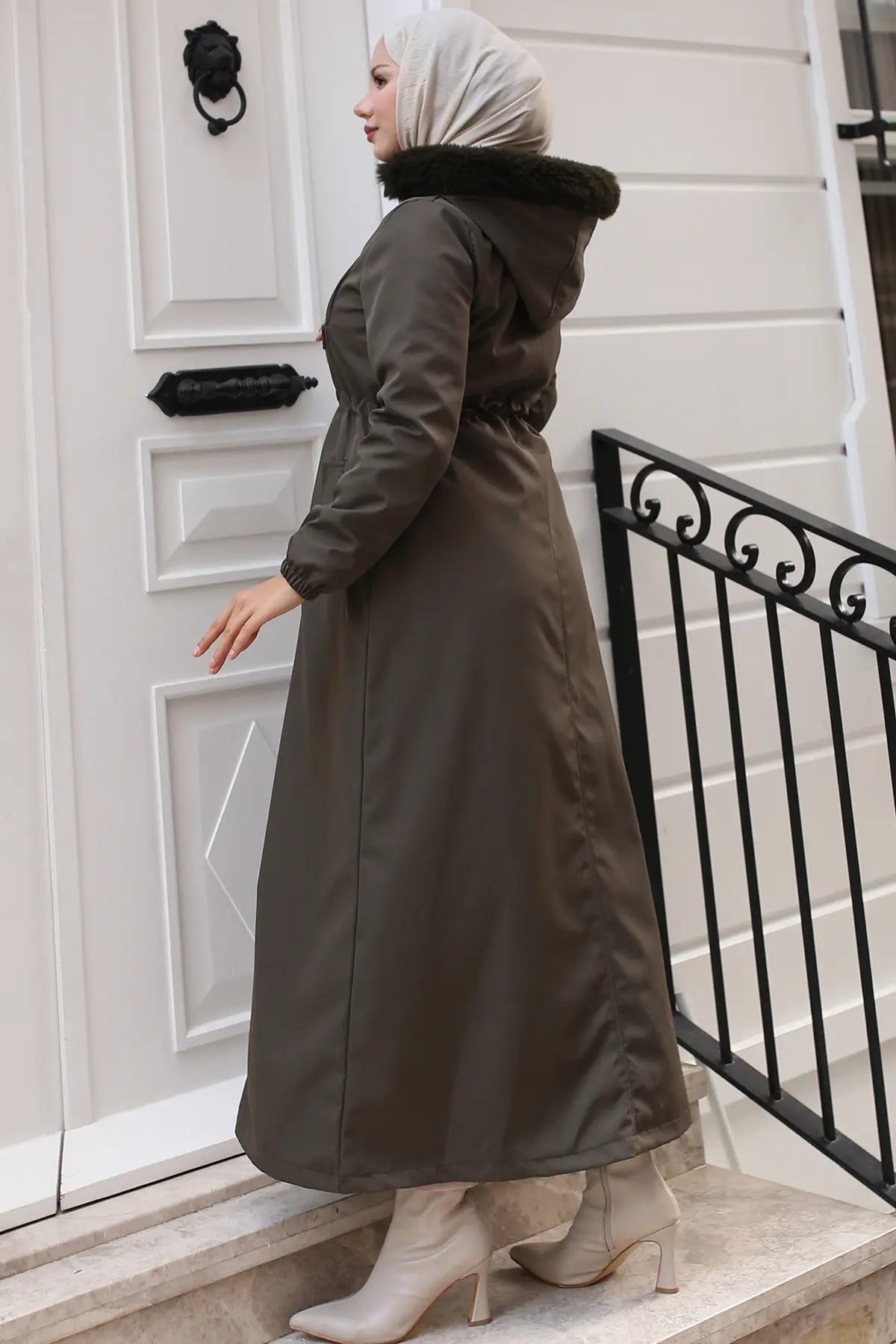 Long Bondite Coat With Plush Inside And Fur Collar-detail