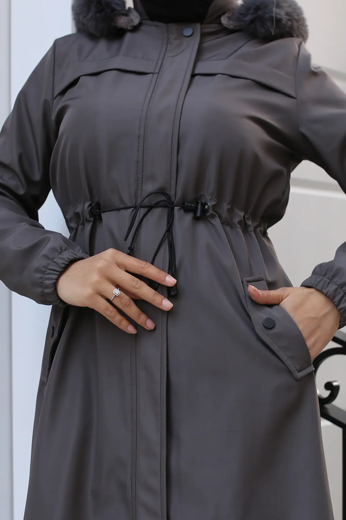 Long Bondite Coat With Plush Inside And Fur Collar-detail