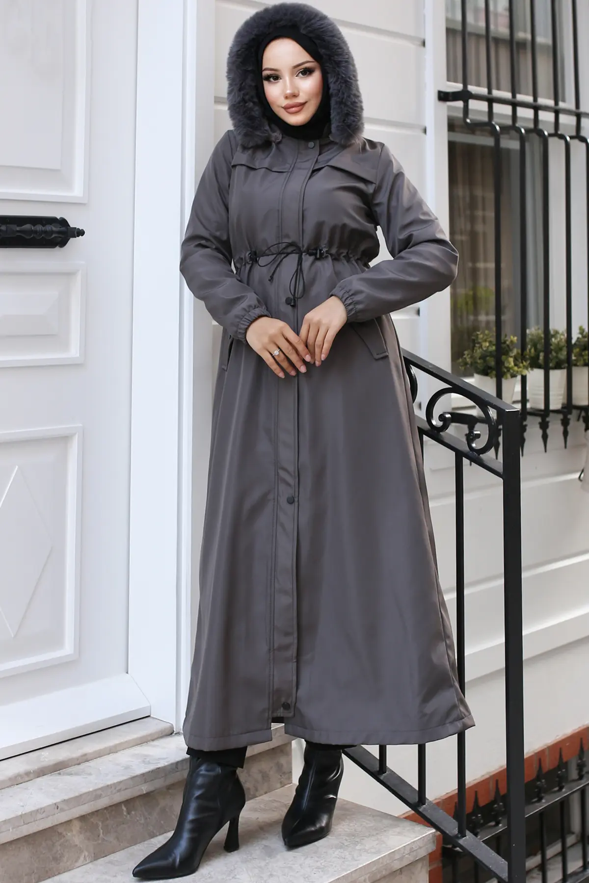 Long Bondite Coat With Plush Inside And Fur Collar-detail
