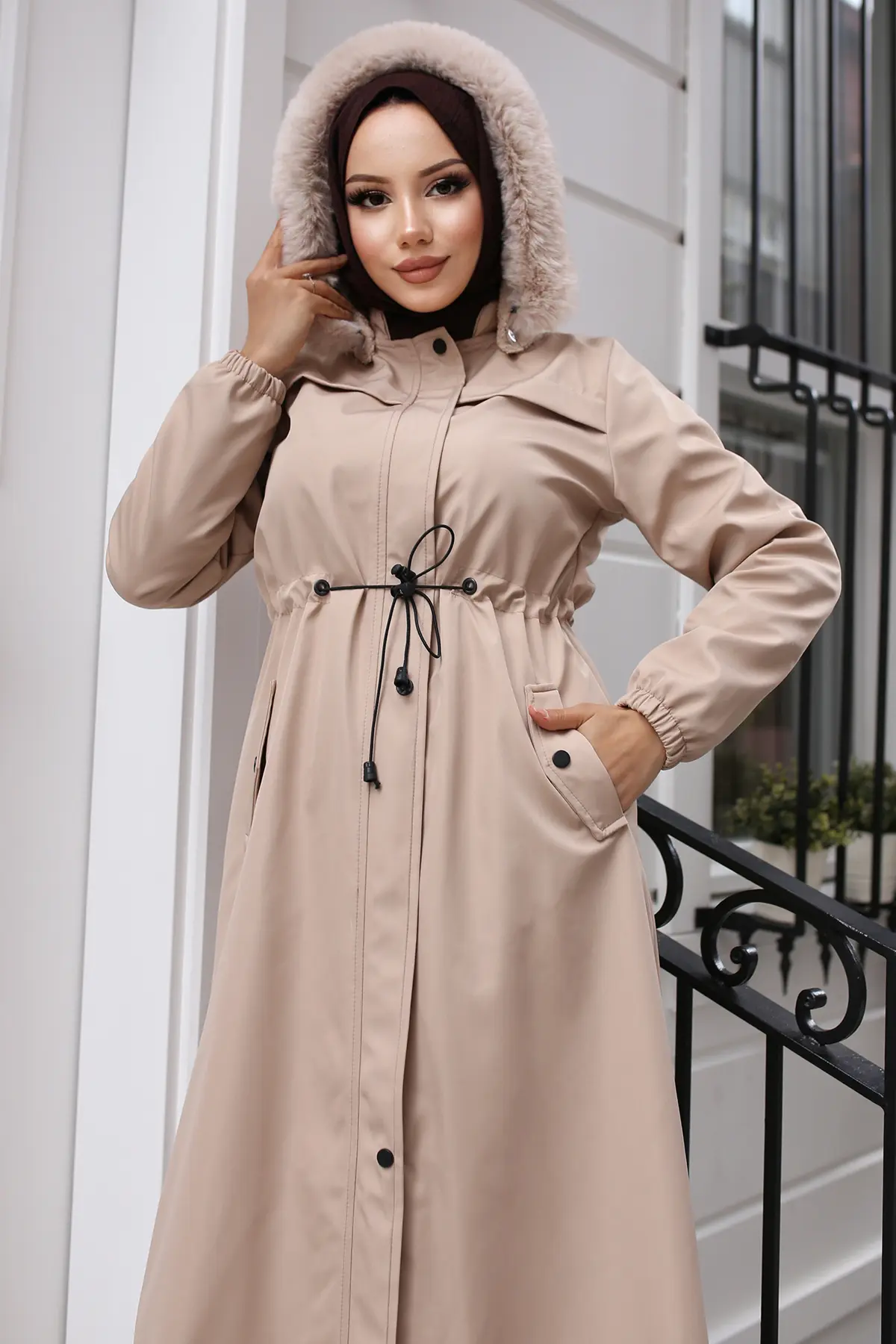 Long Bondite Coat With Plush Inside And Fur Collar-detail