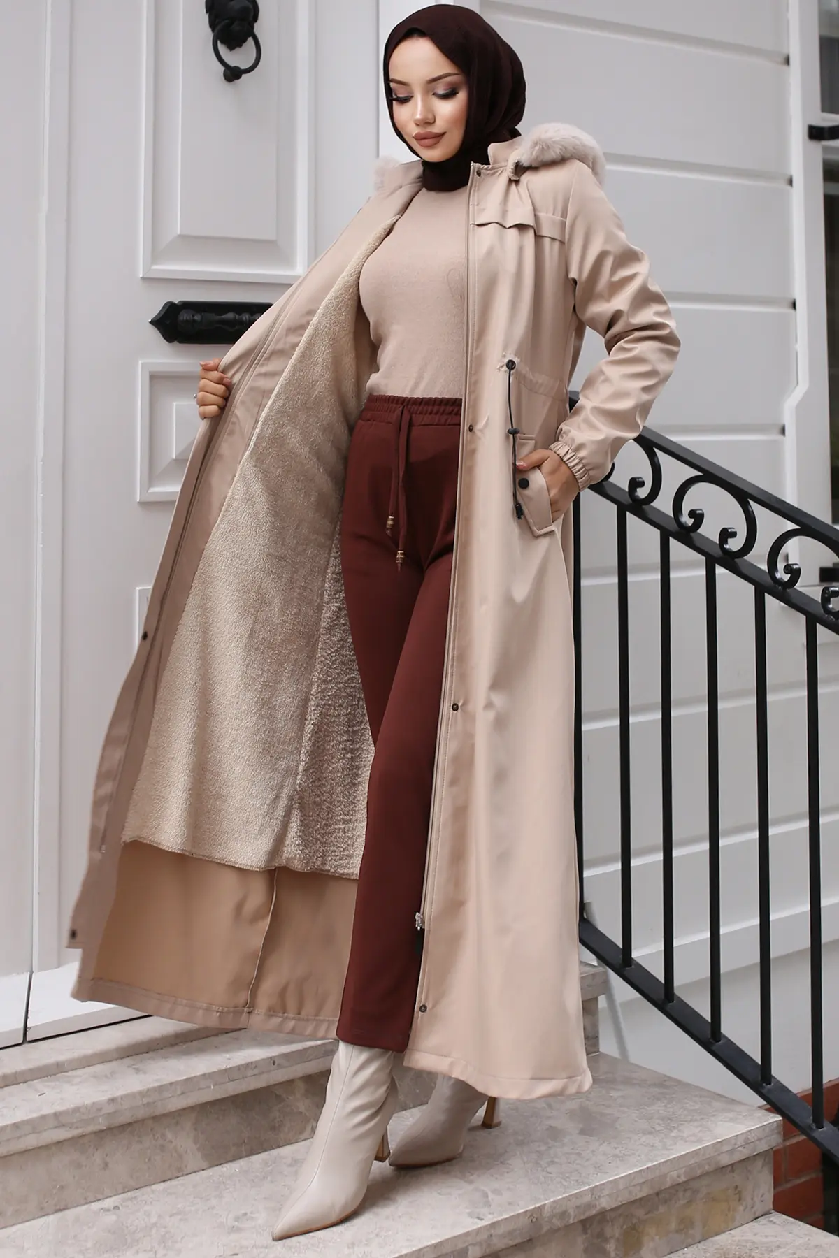 Long Bondite Coat With Plush Inside And Fur Collar-detail