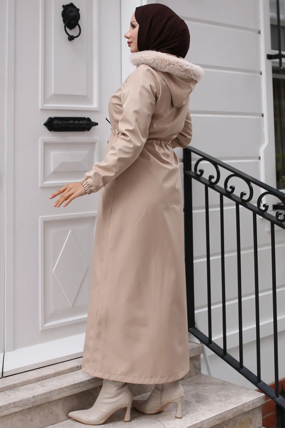 Long Bondite Coat With Plush Inside And Fur Collar-detail