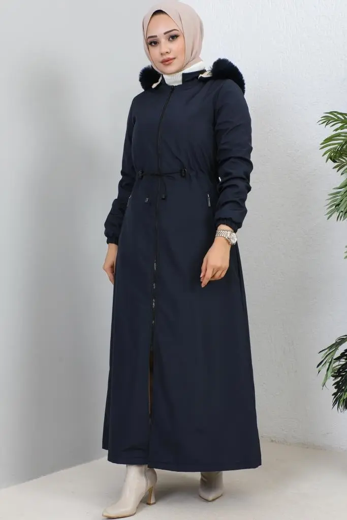 1055 Yakası Kürk Detaylı Kapüşonlu Uzun Bondit Kaban Lacivert-detail