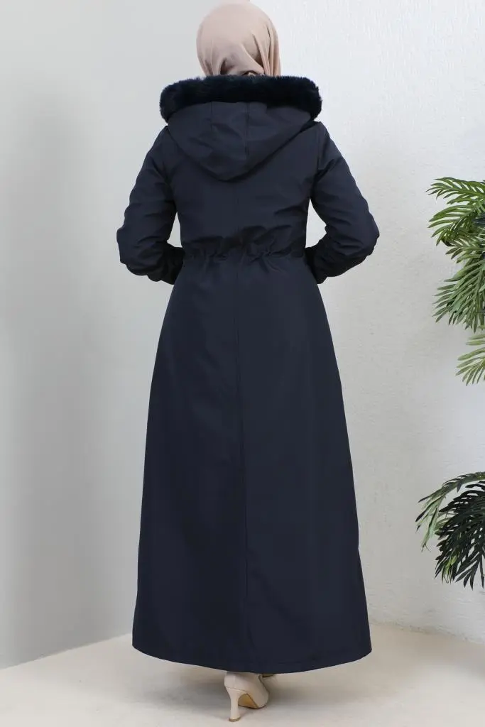 1055 Yakası Kürk Detaylı Kapüşonlu Uzun Bondit Kaban Lacivert-detail