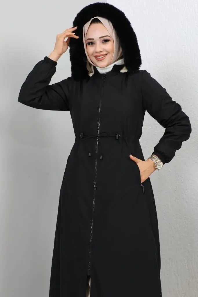 1055 Yakası Kürk Detaylı Kapüşonlu Uzun Bondit Kaban Siyah-detail