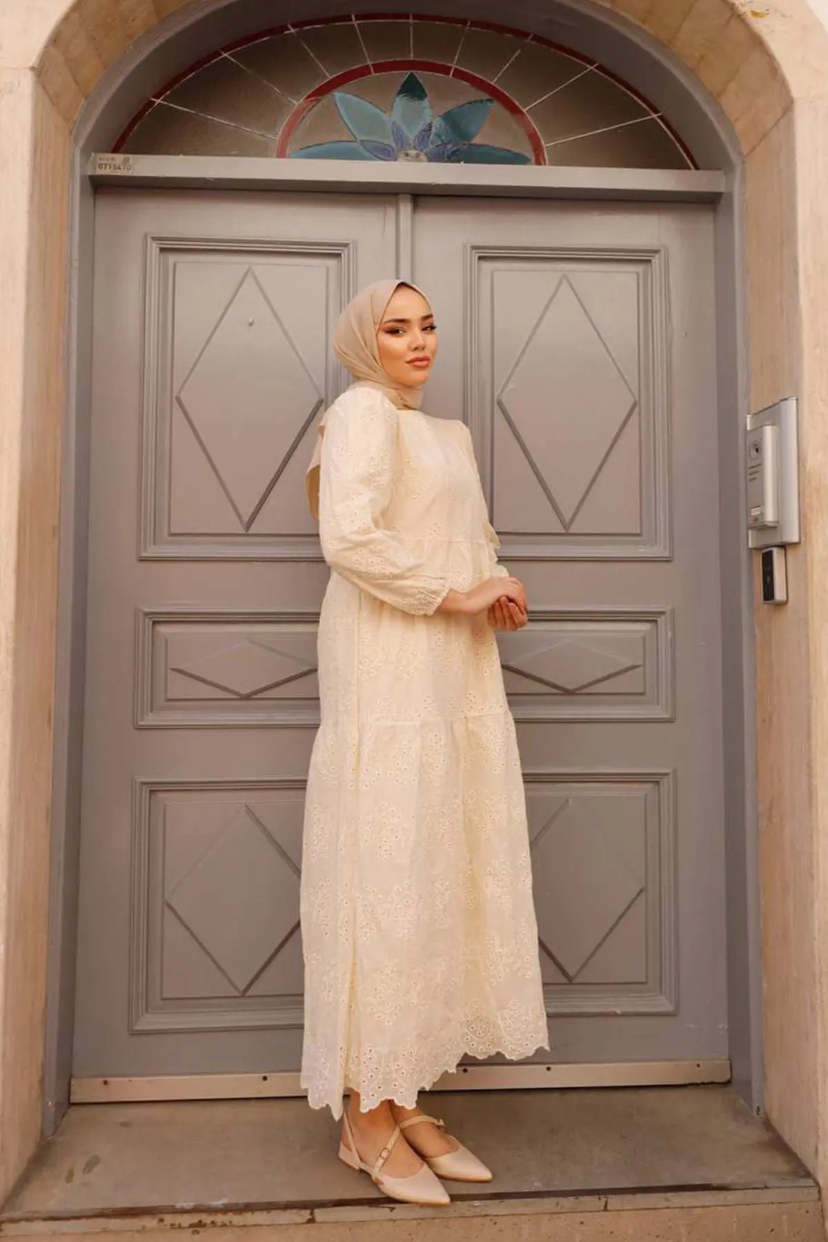 1073 Dantelli Elbise Krem-detail