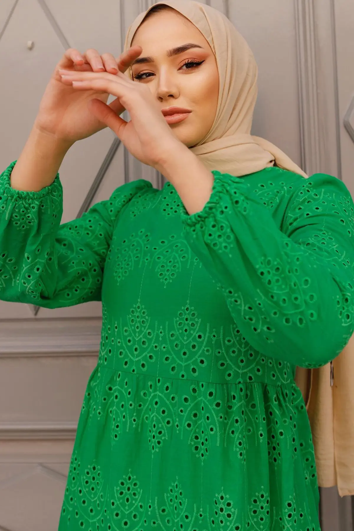 1073 Dantelli Elbise Zümrüt Yeşili-detail