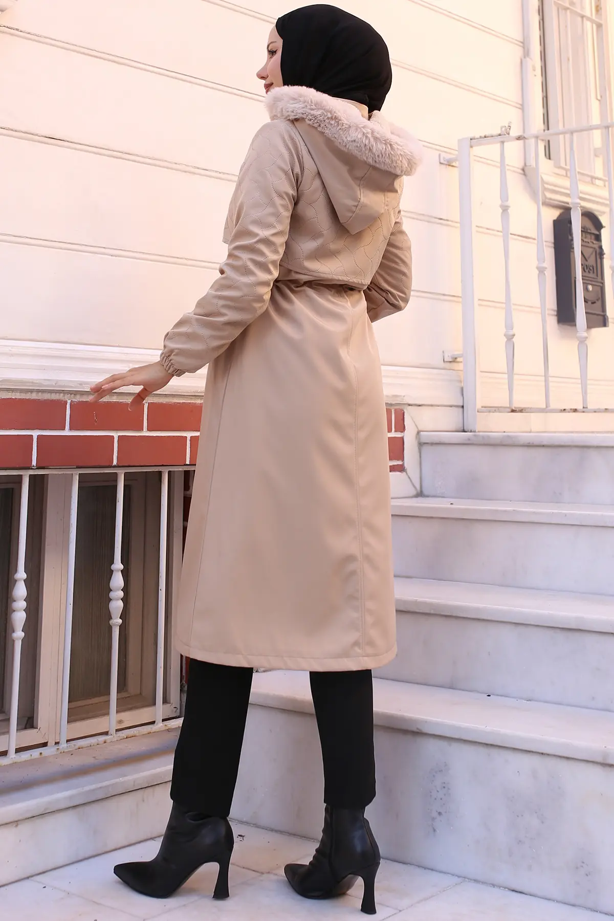 Bondite Coat With Plush Inside And Fur Collar-detail