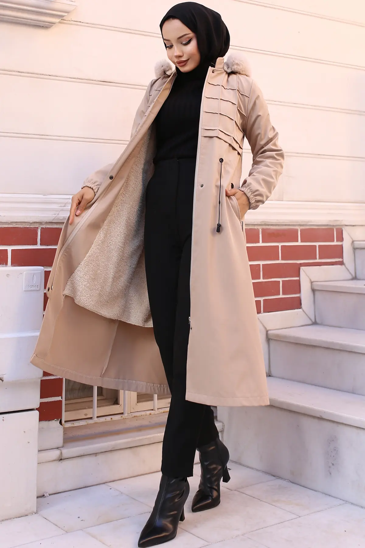 Bondite Coat With Plush Inside And Fur Collar-detail