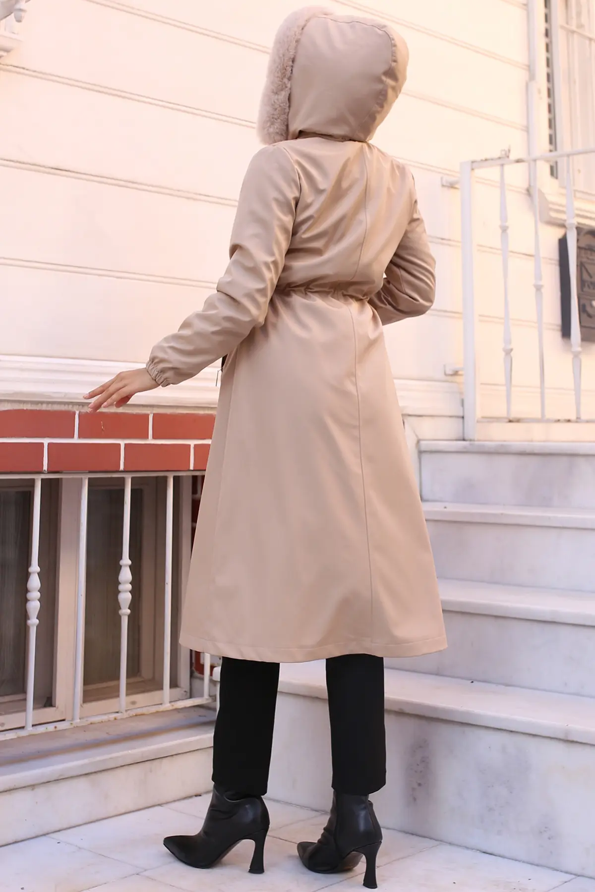 Bondite Coat With Plush Inside And Fur Collar-detail