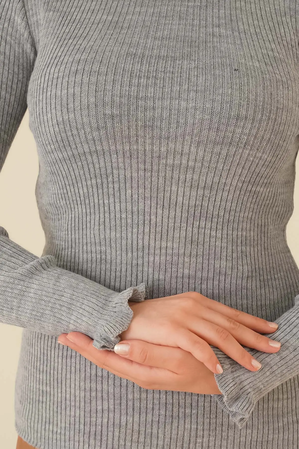 11013 Fırfır Detaylı Boğazlı Triko Kazak Gri-detail