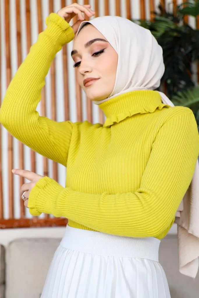 11013 Fırfır Detaylı Boğazlı Triko Kazak Sarı-detail