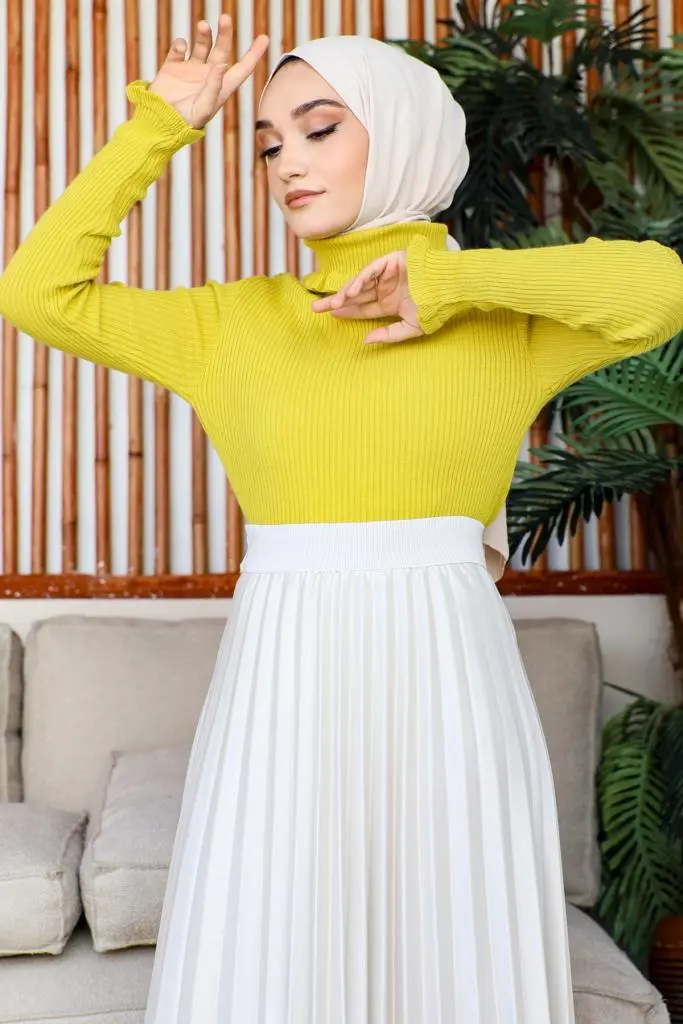 11013 Fırfır Detaylı Boğazlı Triko Kazak Sarı-detail