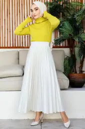 11013 Fırfır Detaylı Boğazlı Triko Kazak Sarı