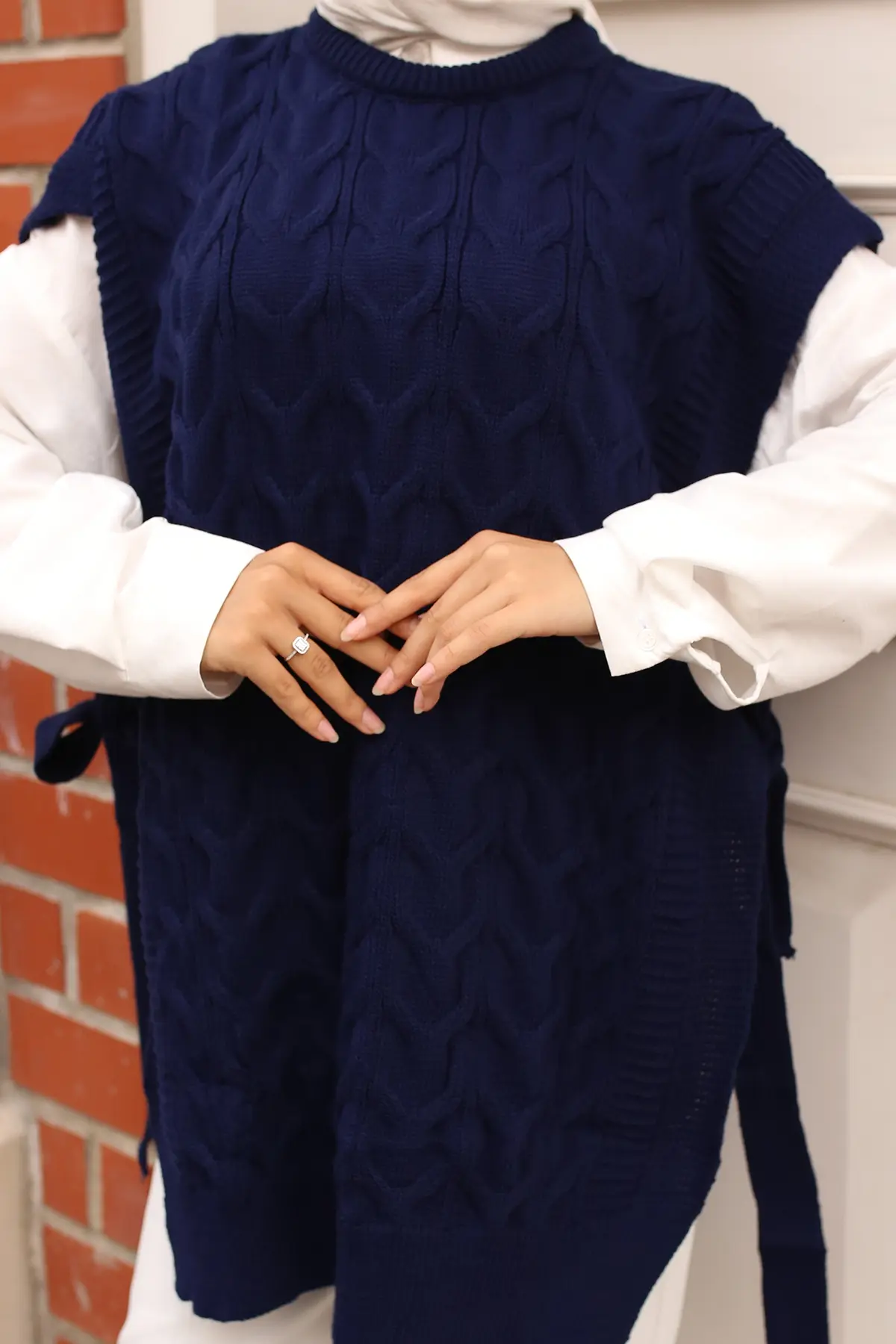 Sweater With Side Belt Ties-detail