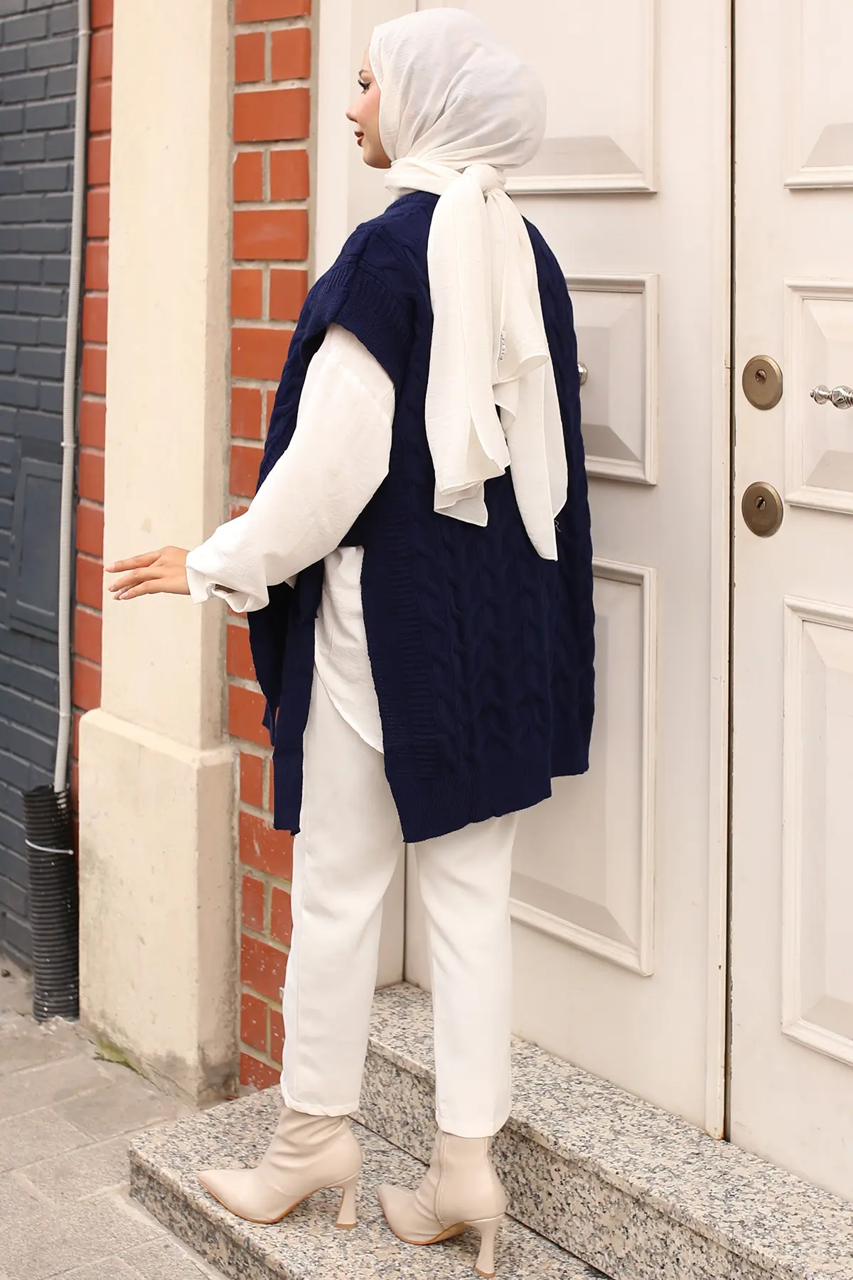 Sweater With Side Belt Ties-detail