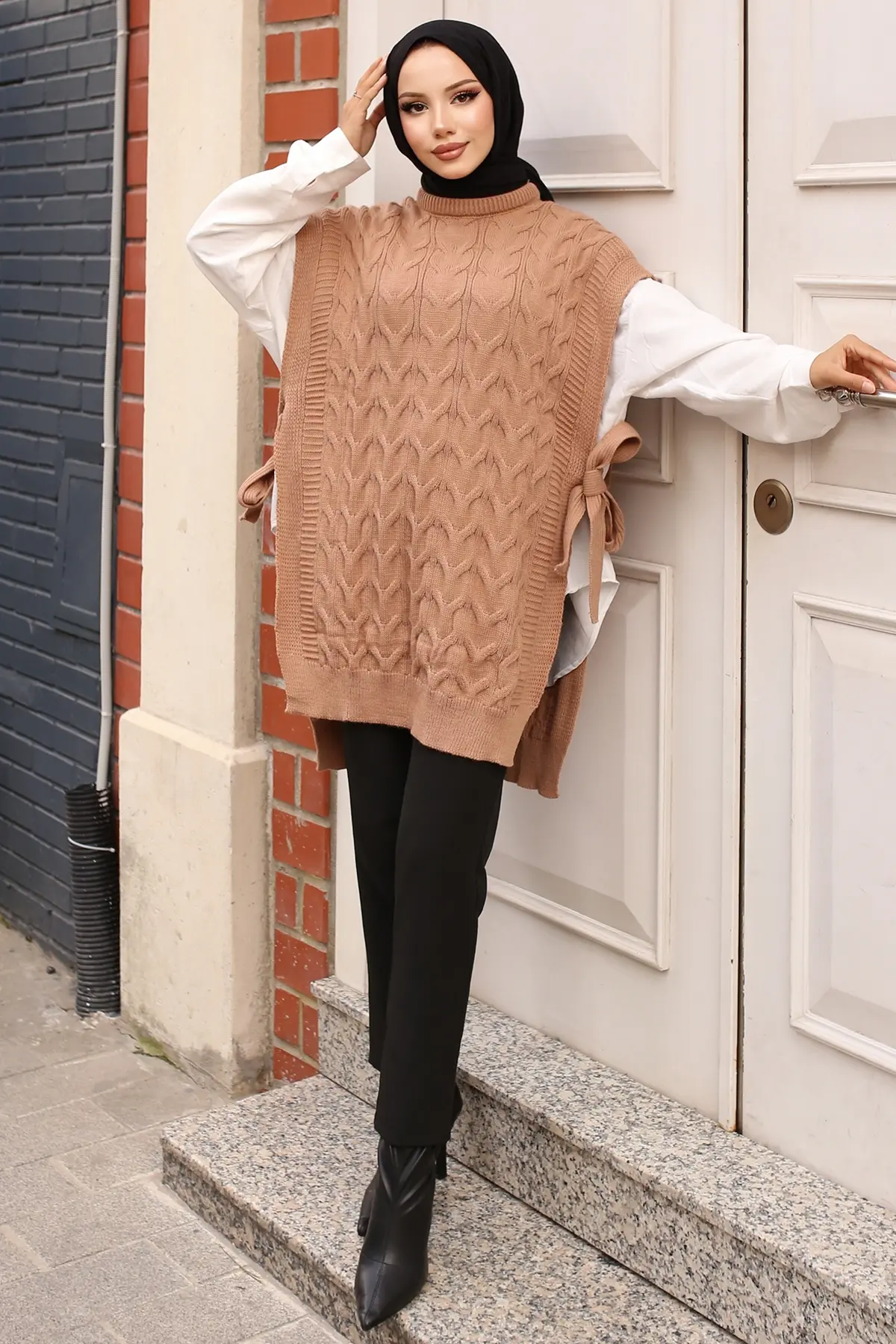 Sweater With Side Belt Ties-detail