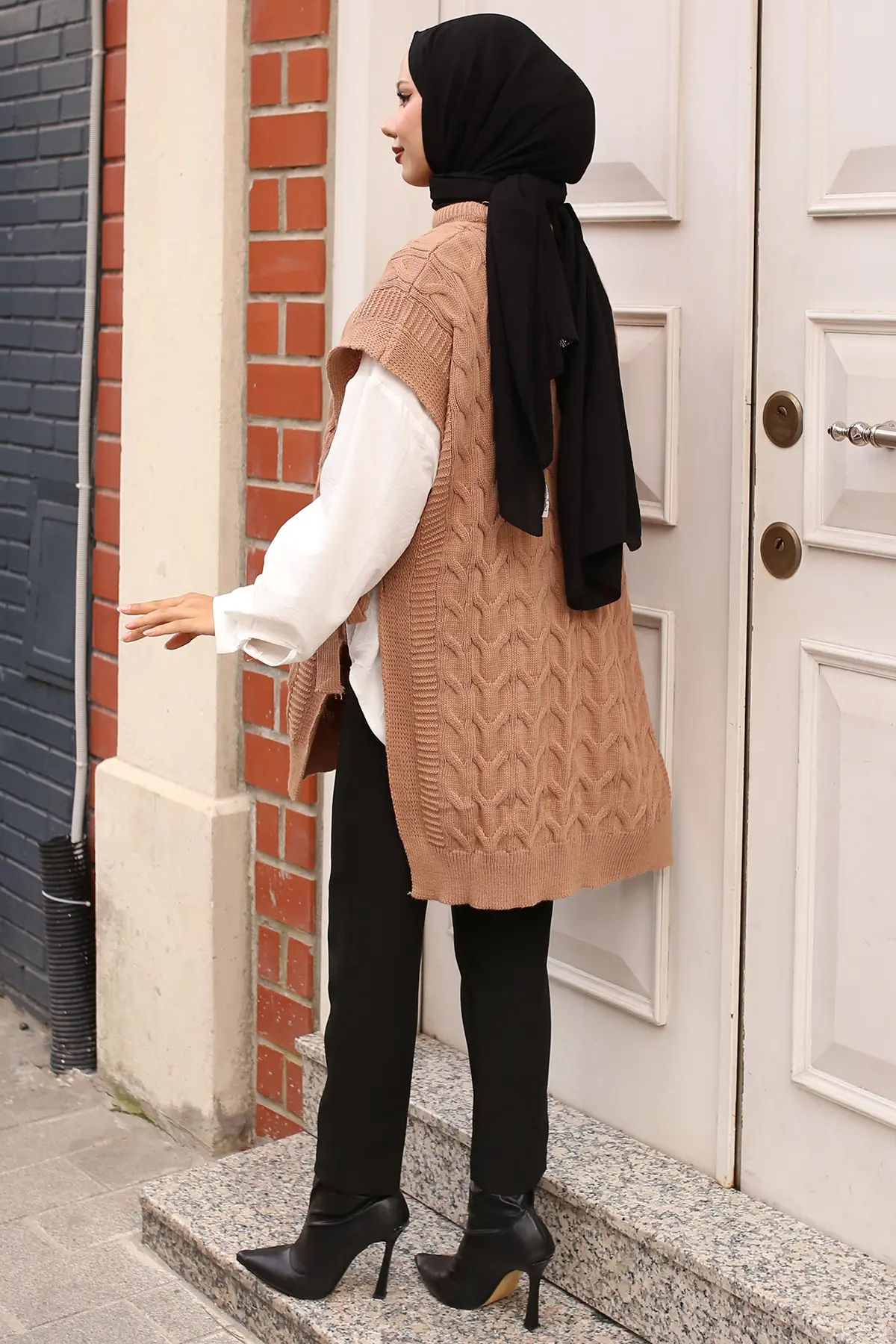 Sweater With Side Belt Ties-detail