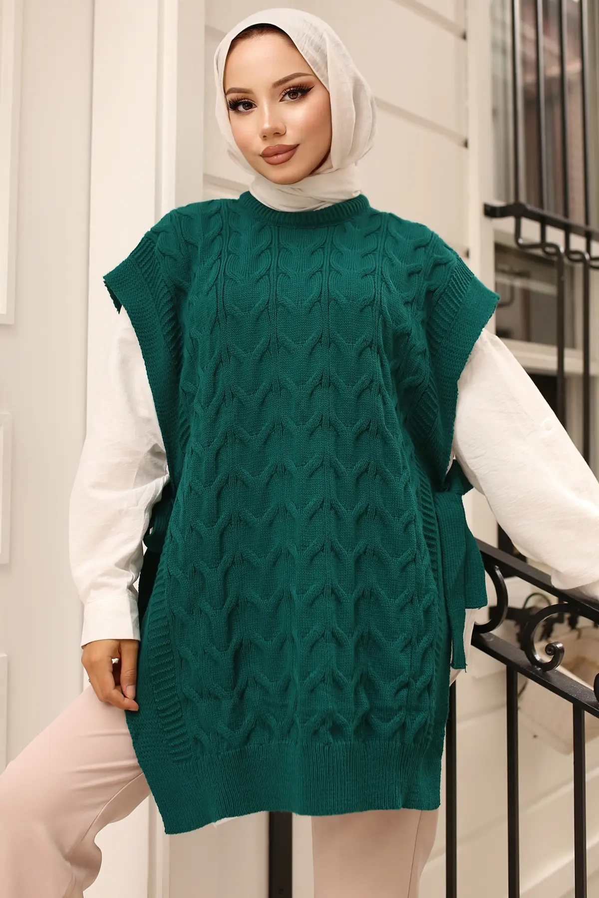 Sweater With Side Belt Ties-detail