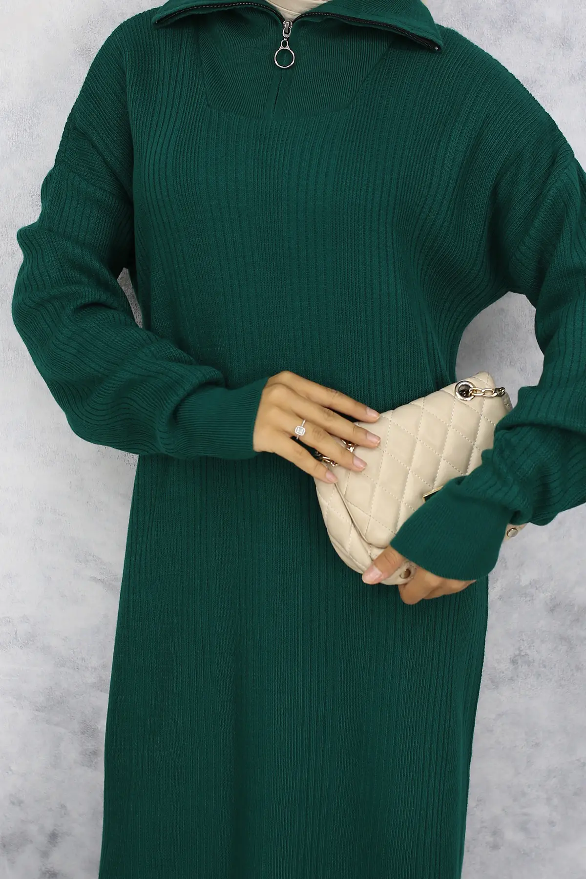 11028-09 Yakası Fermuarlı Fitilli Triko Elbise Zümrüt Yeşili-detail