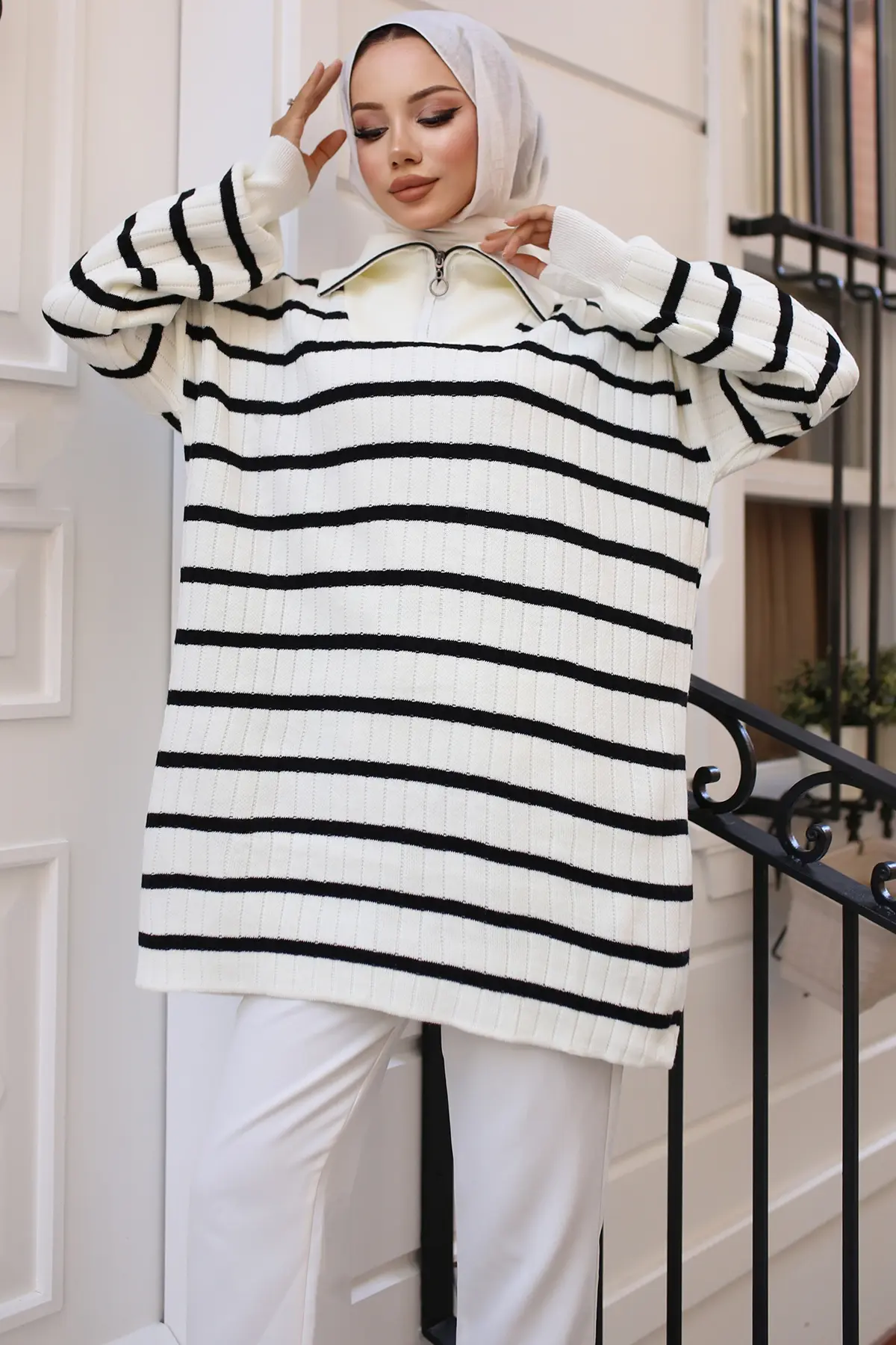 11041-32 Yakası Fermuarlı Fitilli Çizgili Triko Tunik Siyah-detail