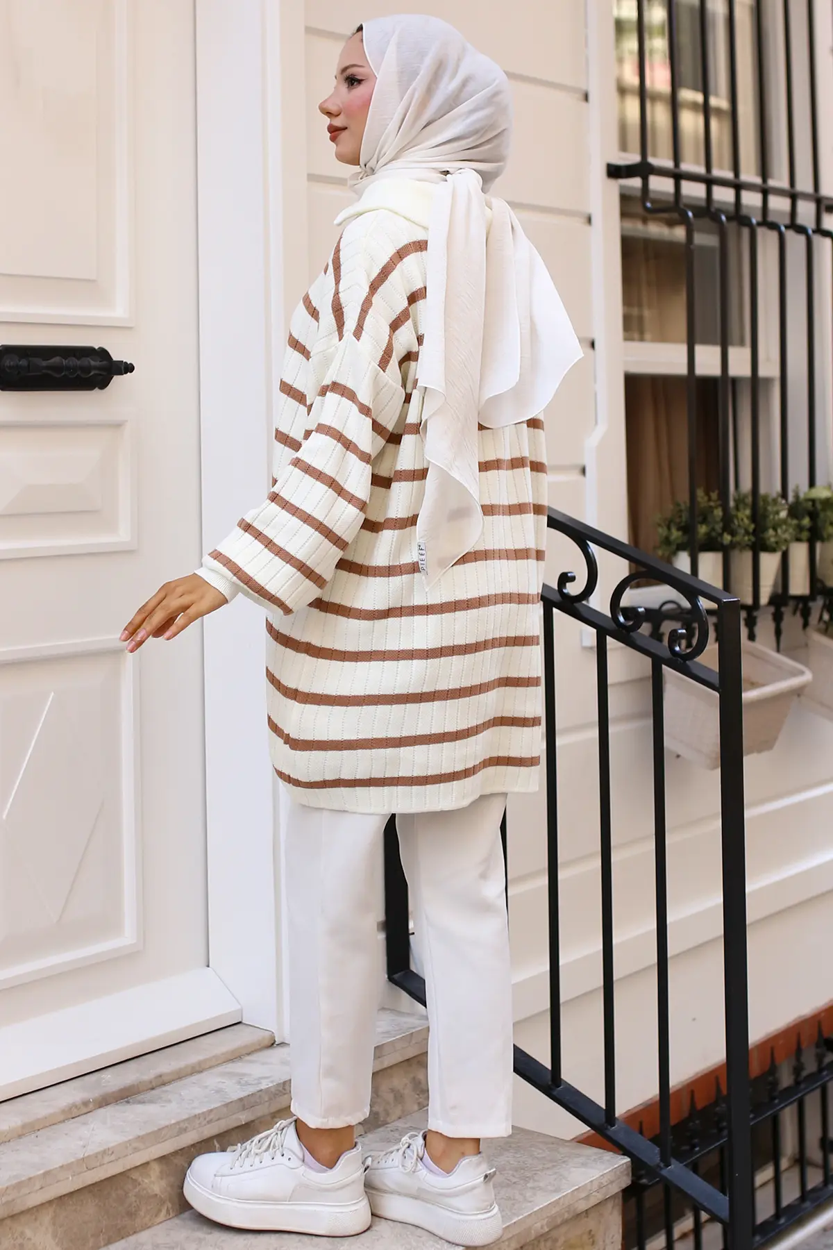 11041-32 Yakası Fermuarlı Fitilli Çizgili Triko Tunik Vizon-detail