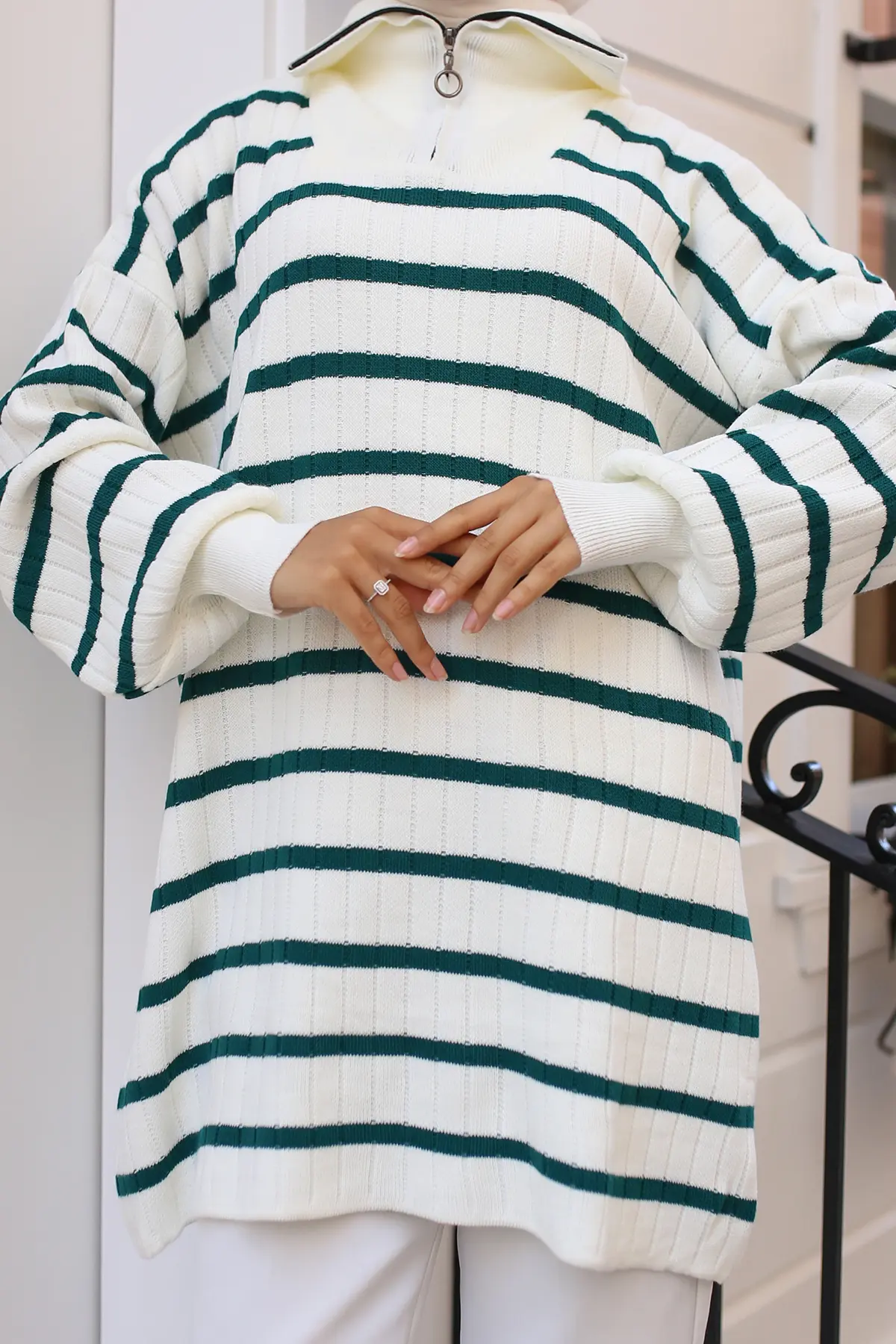 11041-32 Yakası Fermuarlı Fitilli Çizgili Triko Tunik Zümrüt Yeşili-detail