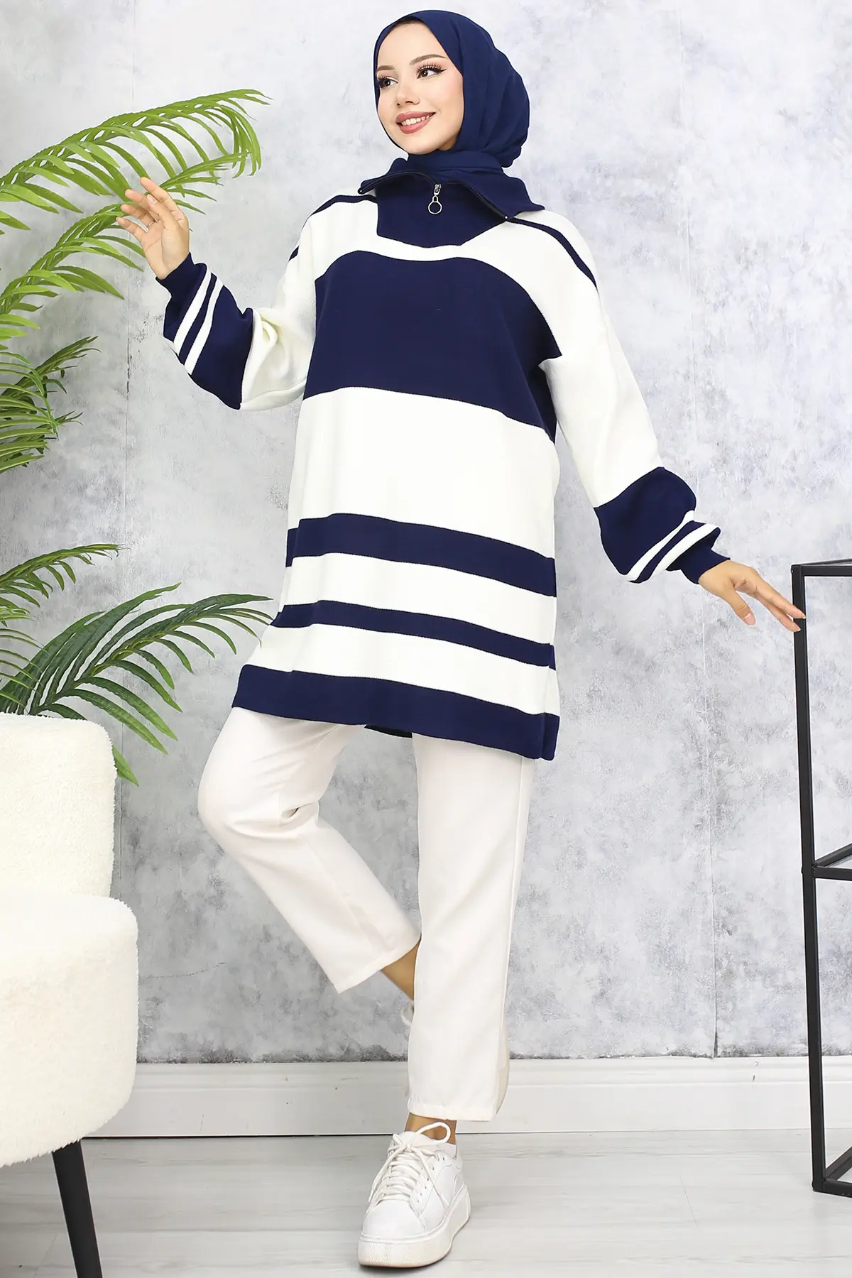 Sweater Tunic With Zipper Neck-detail