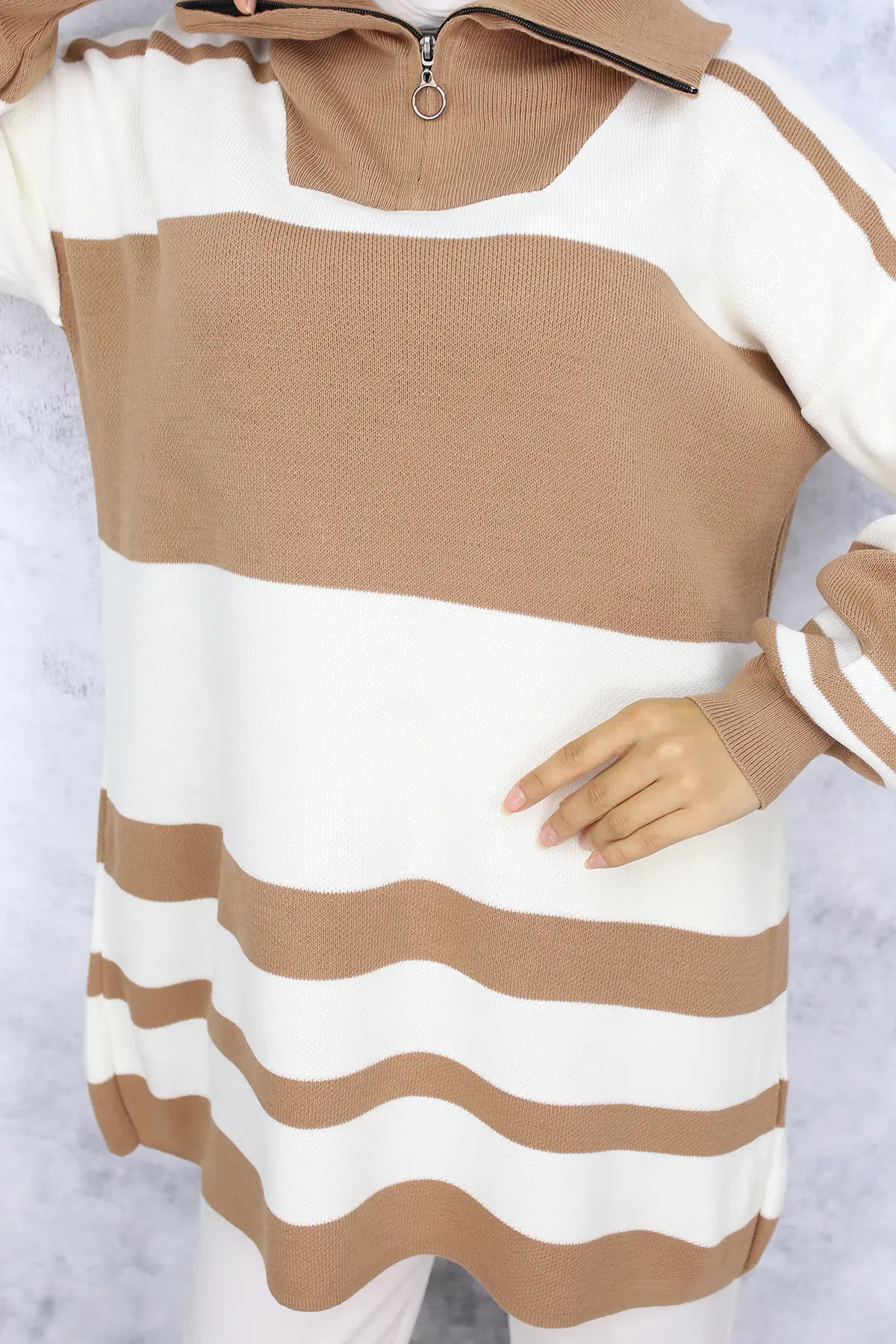 Sweater Tunic With Zipper Neck-detail