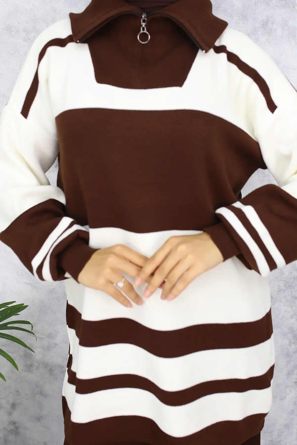 Striped Knitwear Suit-detail