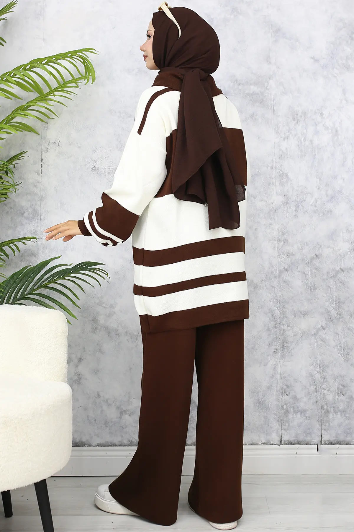 Striped Knitwear Suit-detail