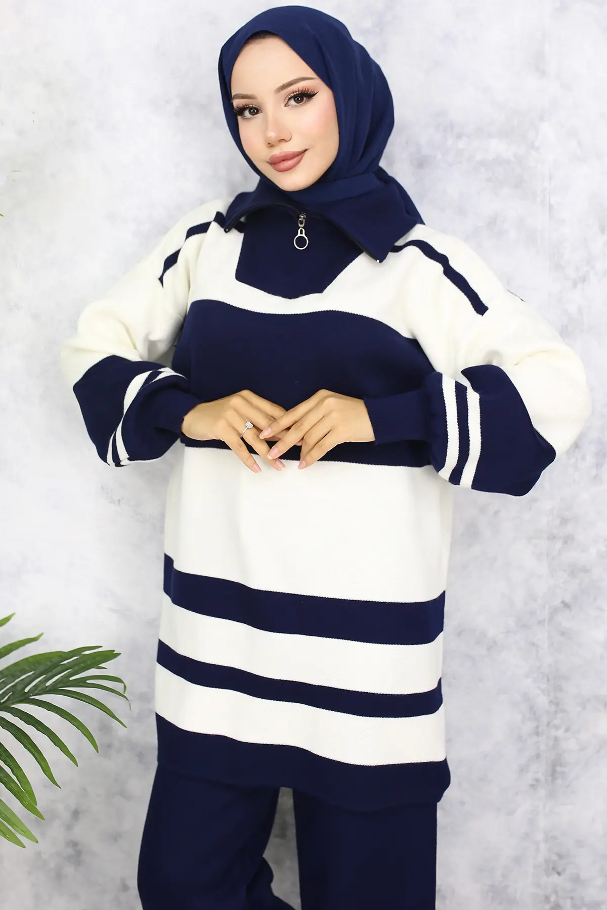 Striped Knitwear Suit-detail