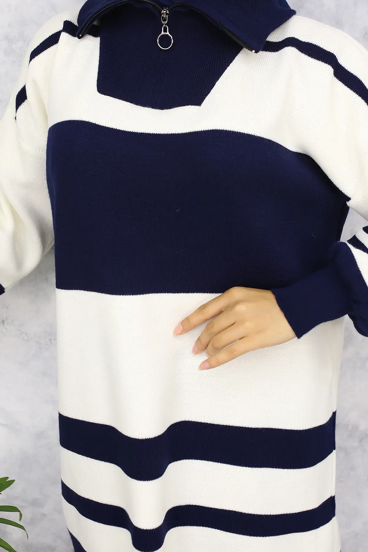 Striped Knitwear Suit-detail