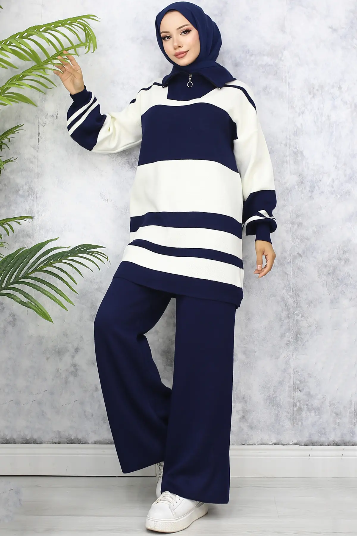 Striped Knitwear Suit-detail