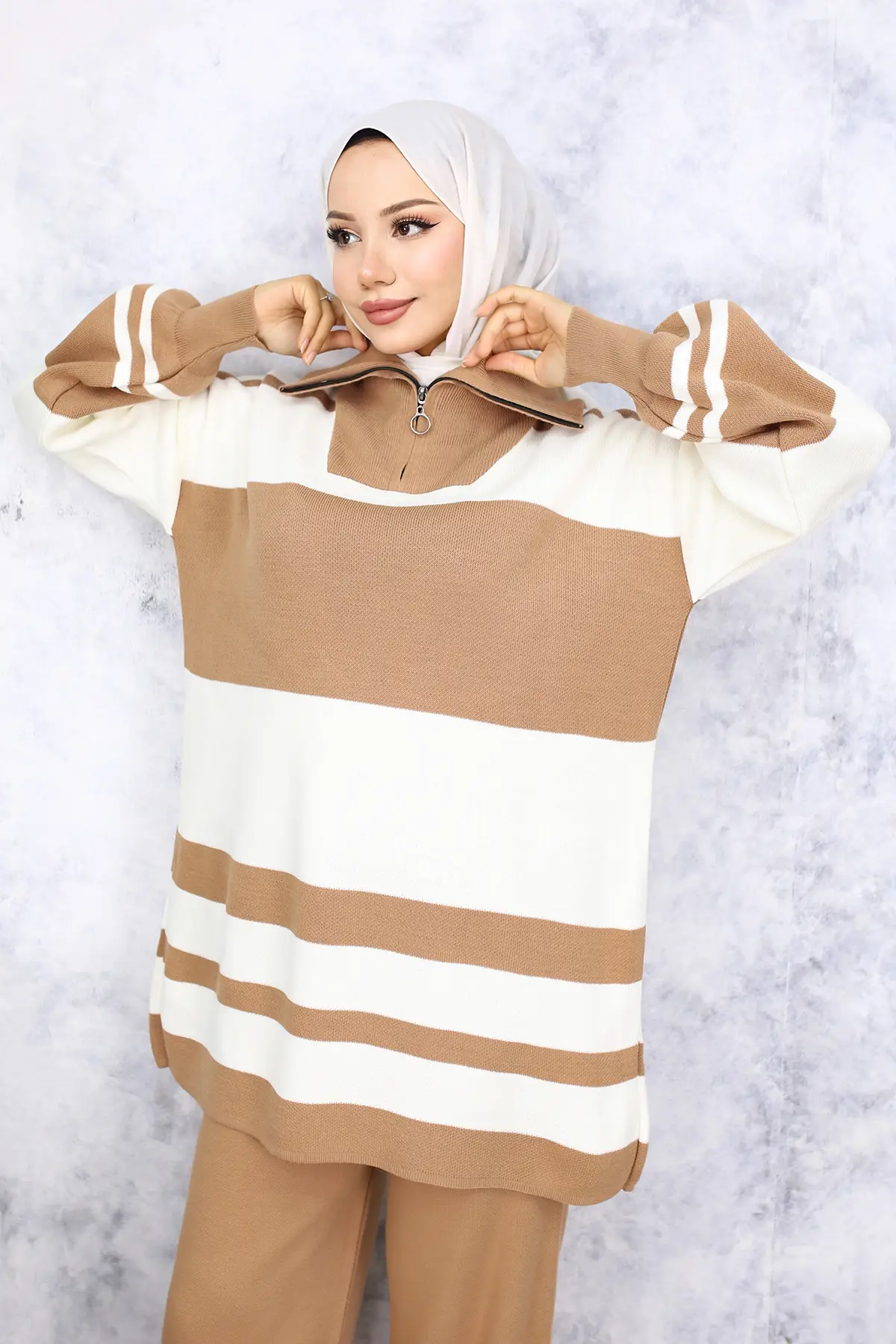 Striped Knitwear Suit-detail