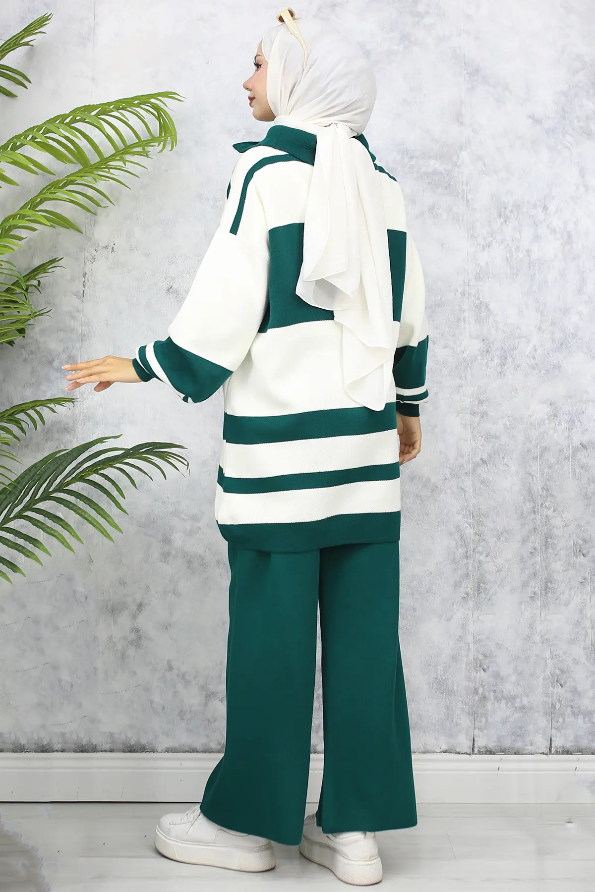 Striped Knitwear Suit-detail