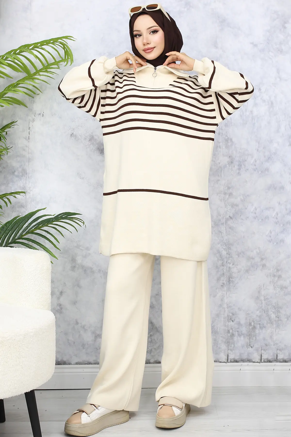 Striped Knitwear Suit-detail