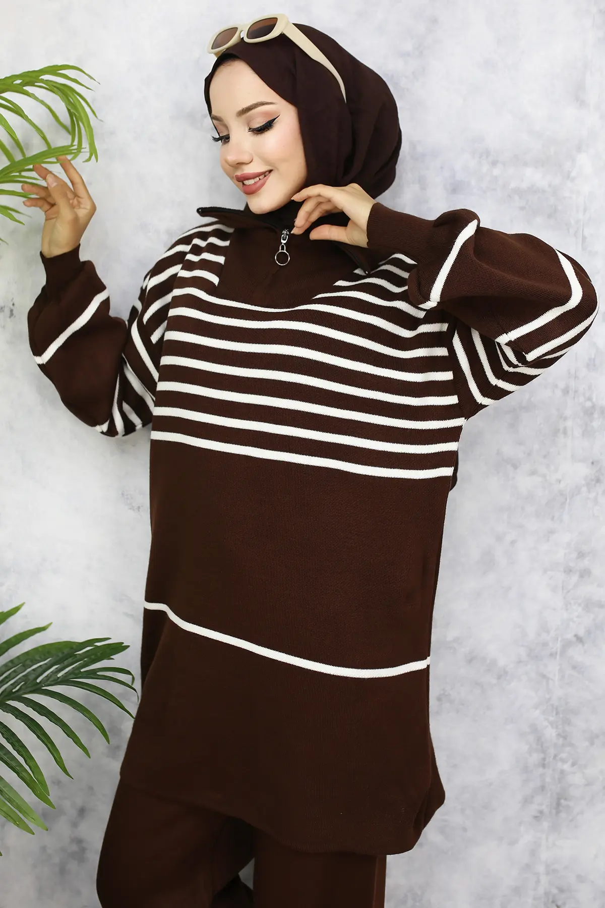 Striped Knitwear Suit-detail