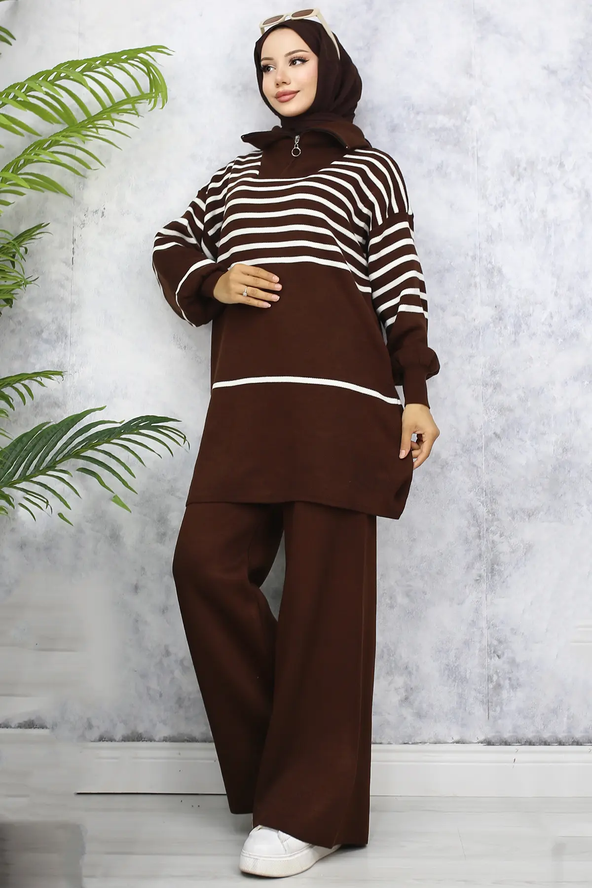 Striped Knitwear Suit-detail