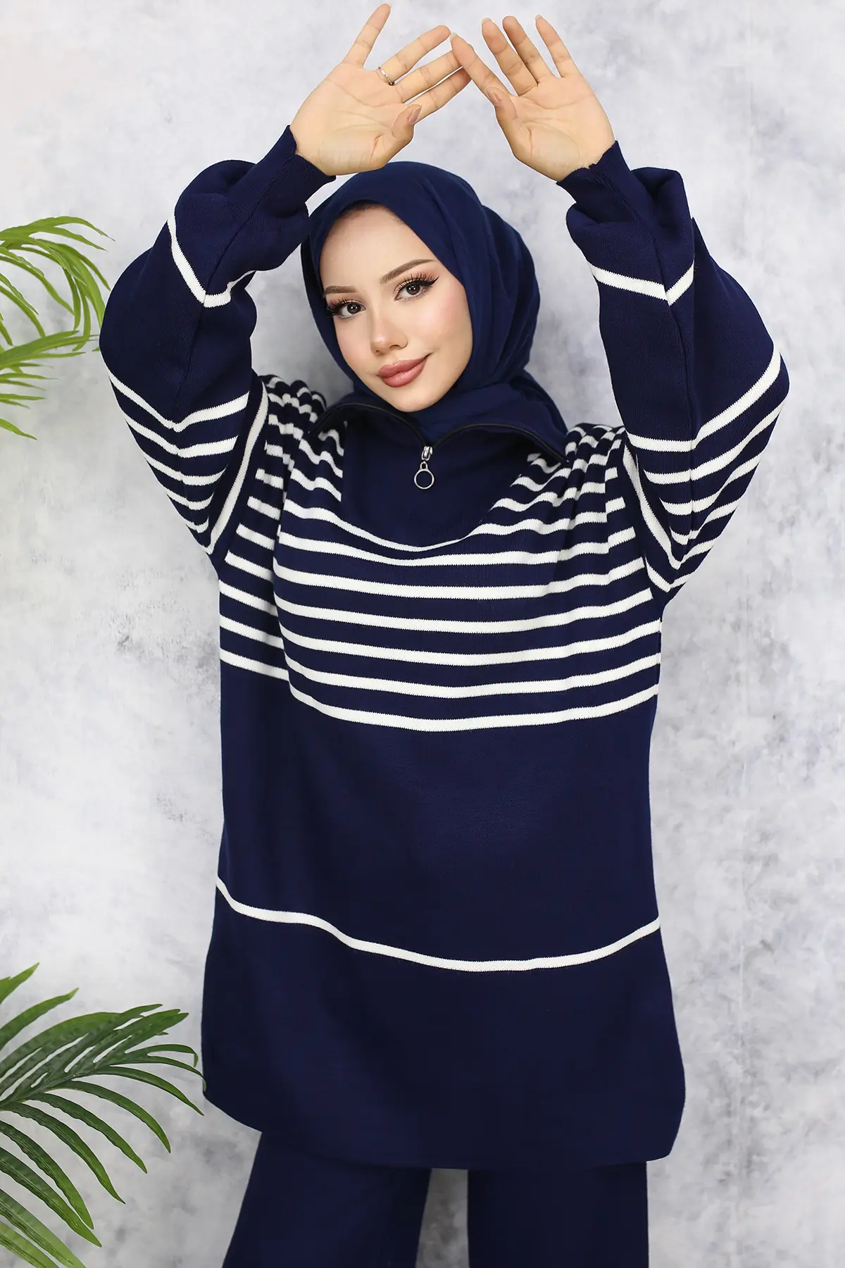 Striped Knitwear Suit-detail