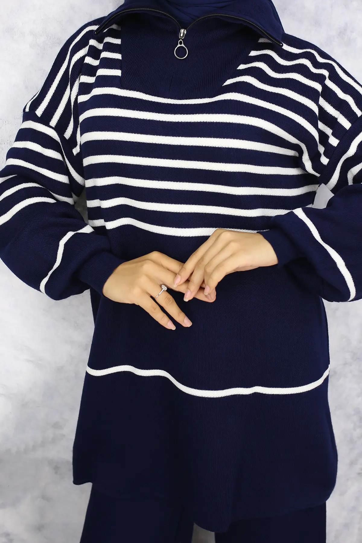 Striped Knitwear Suit-detail