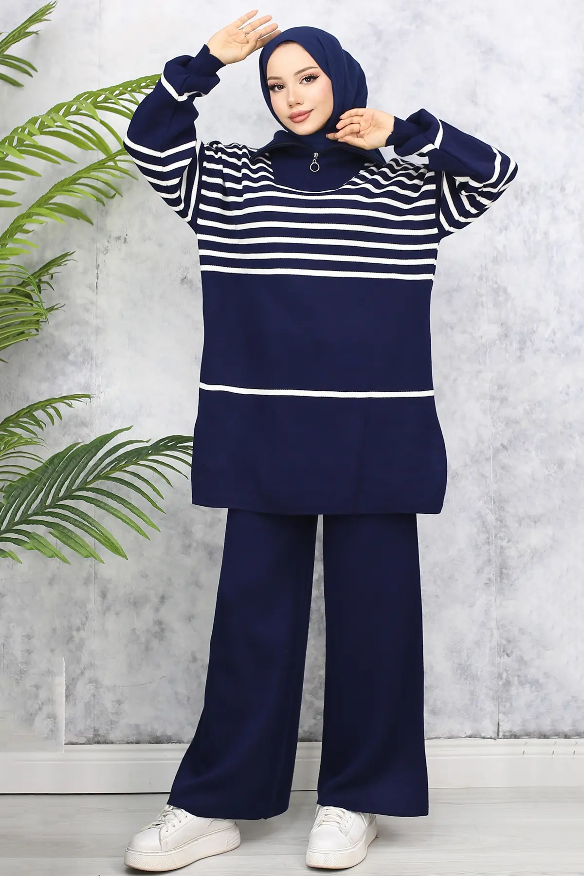 Striped Knitwear Suit-detail