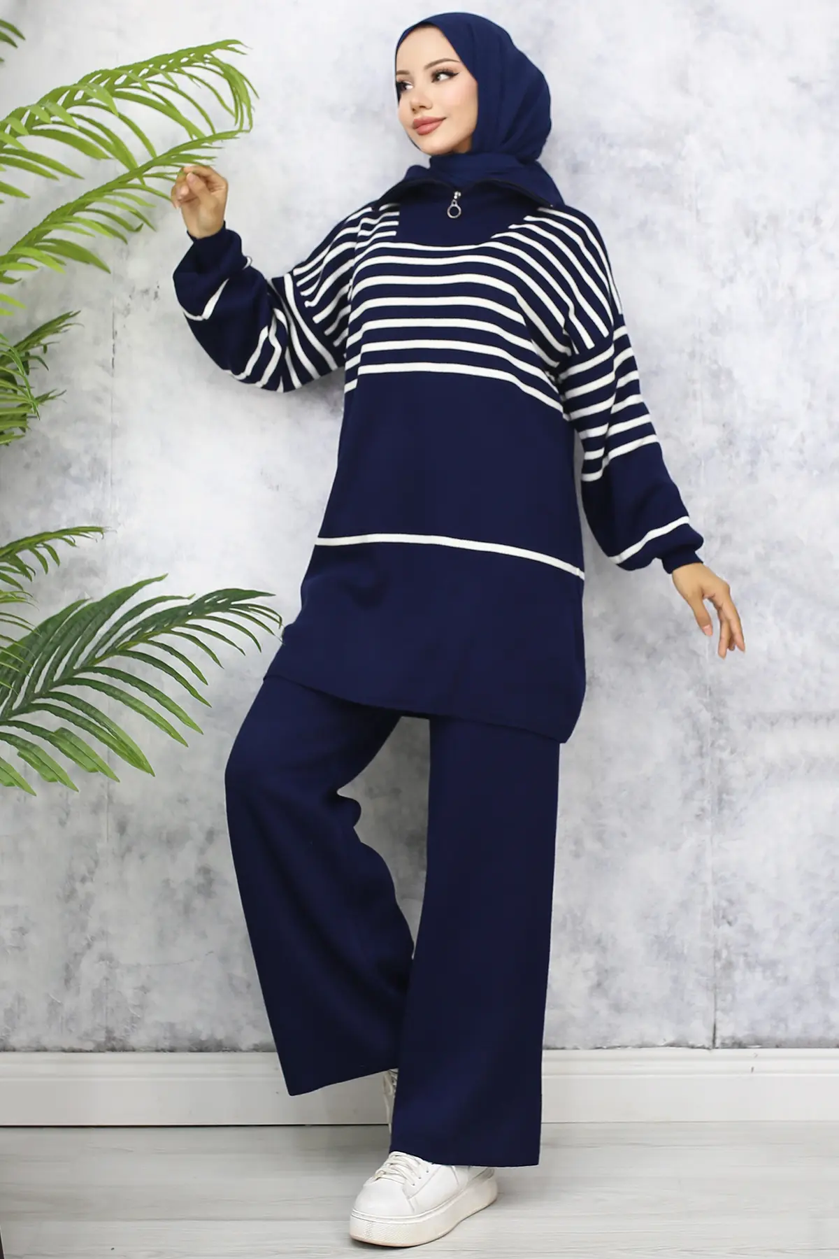 Striped Knitwear Suit-detail