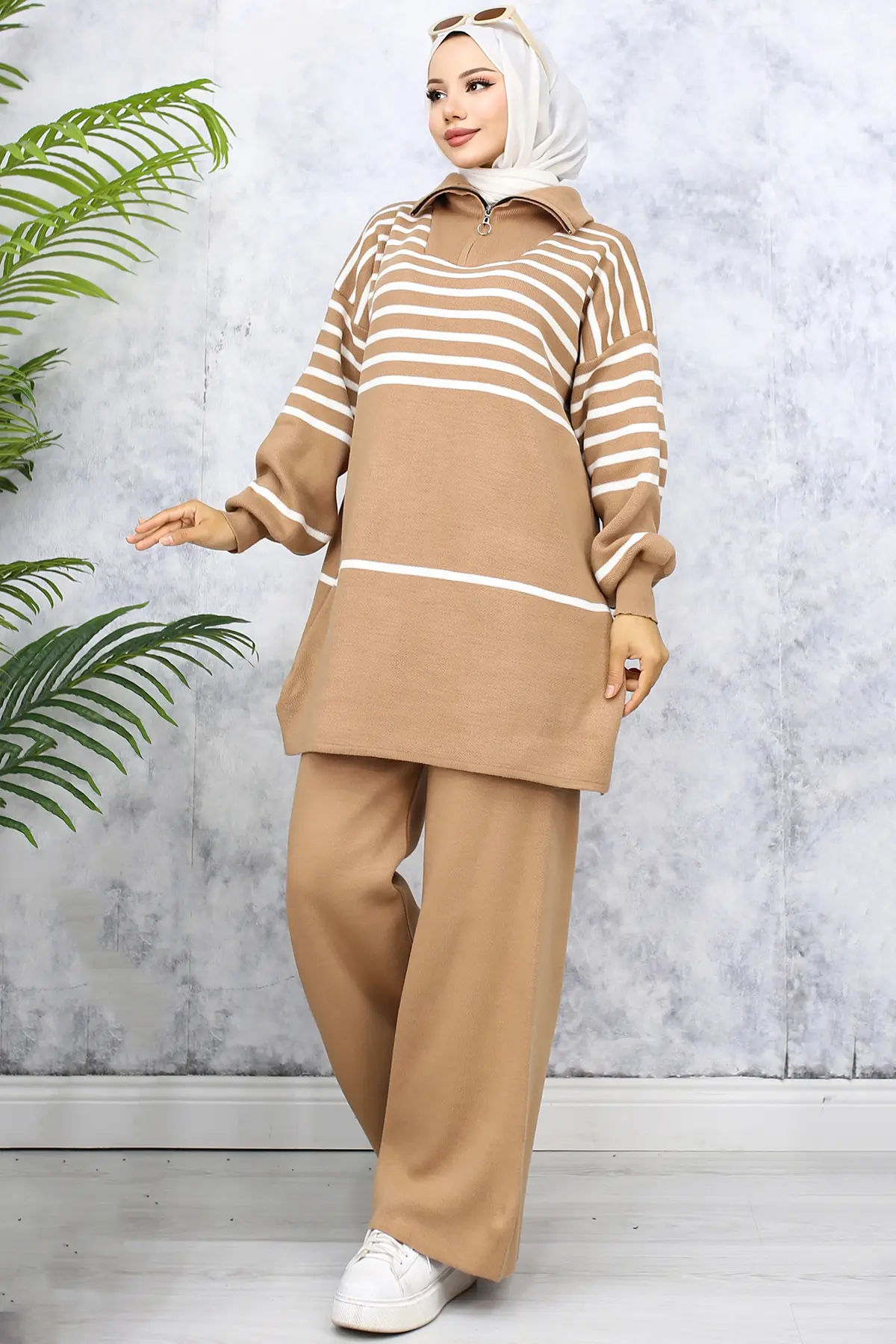 Striped Knitwear Suit-detail