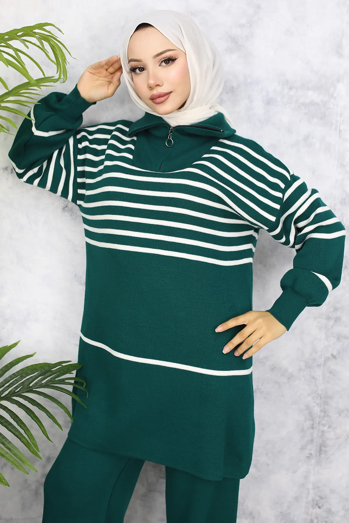 Striped Knitwear Suit-detail