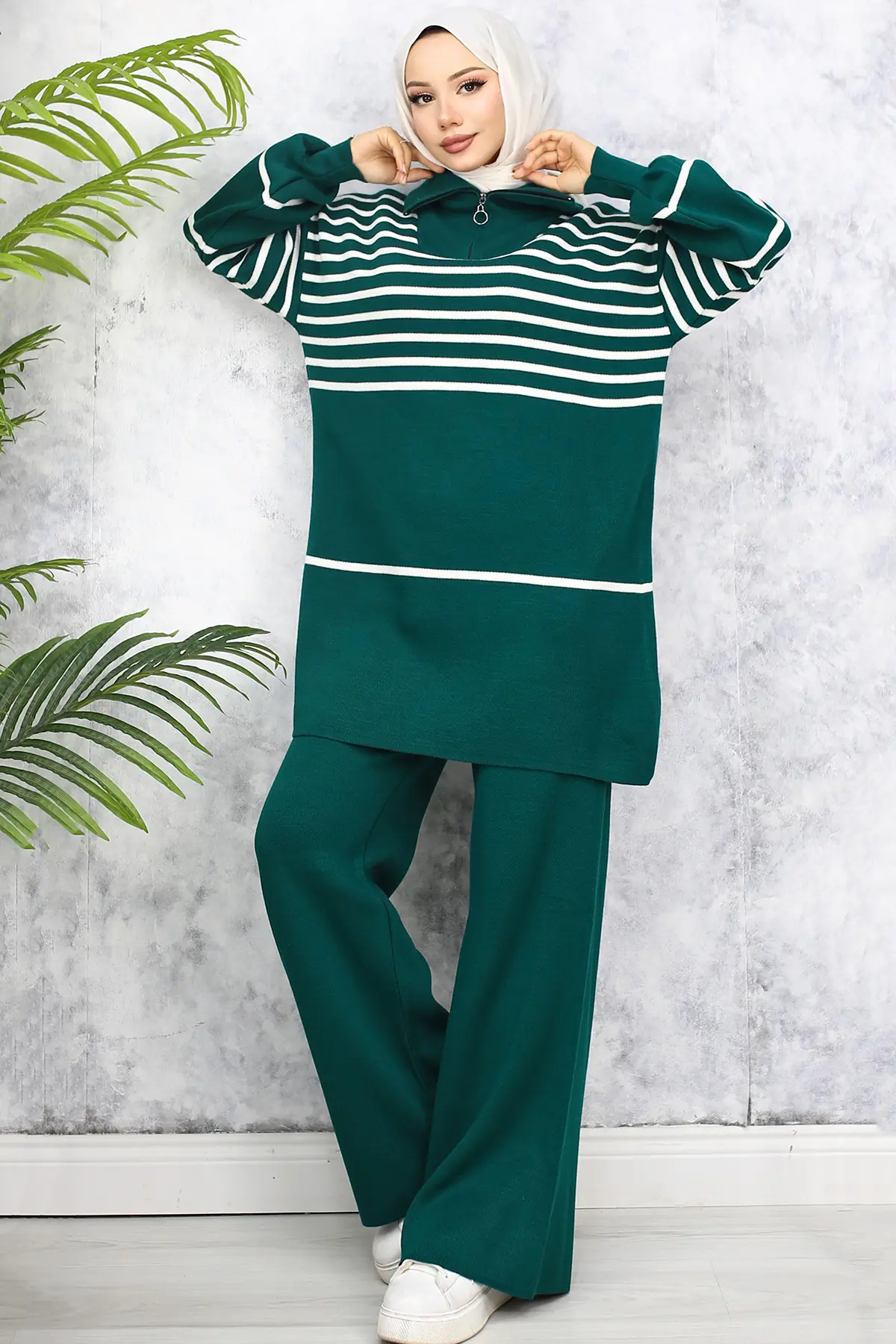 Striped Knitwear Suit-detail