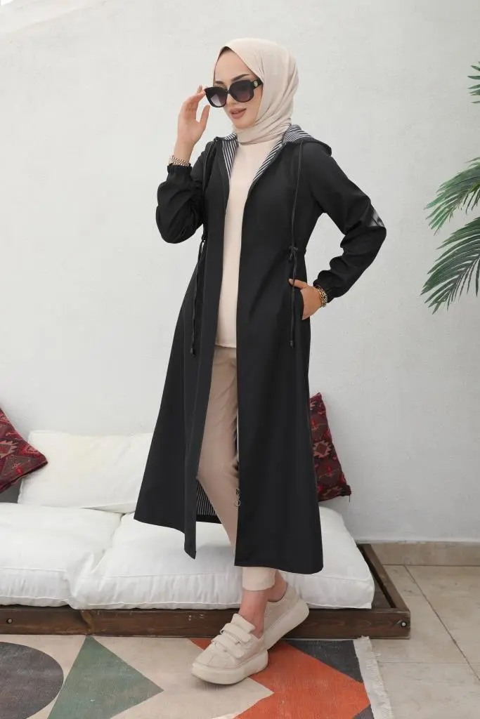 Seasonal Black Cap-detail