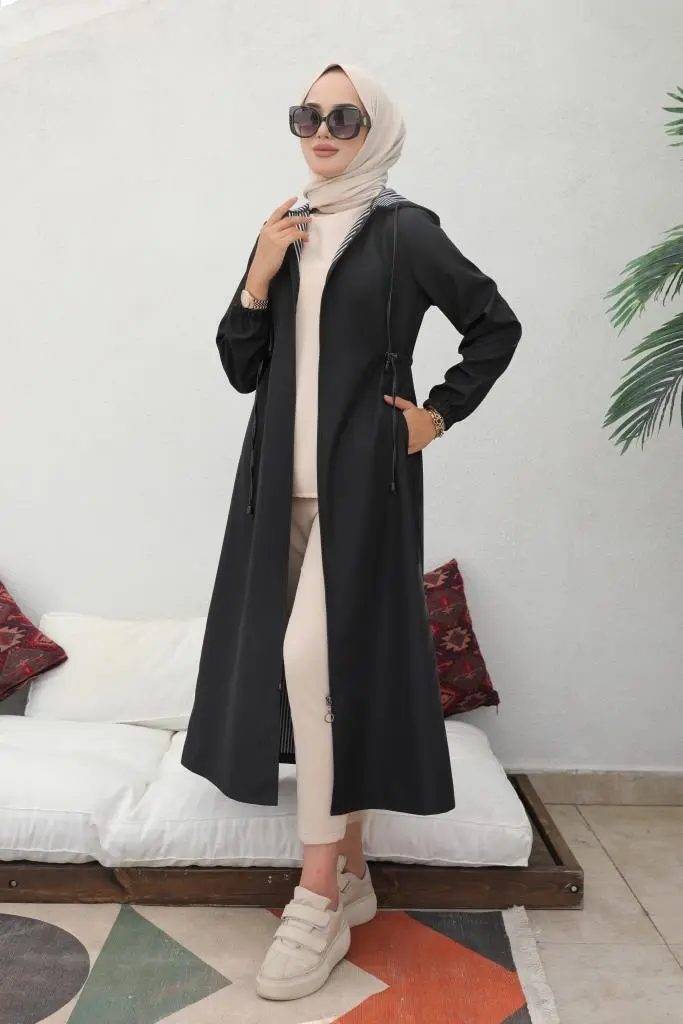 Seasonal Black Cap-detail