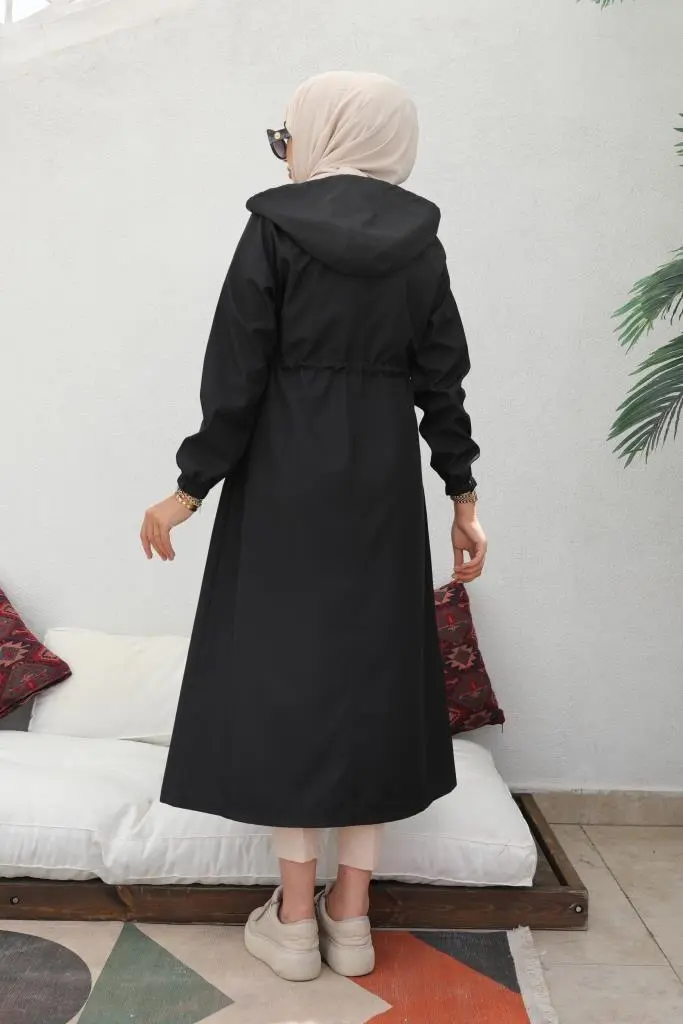 Seasonal Black Cap-detail