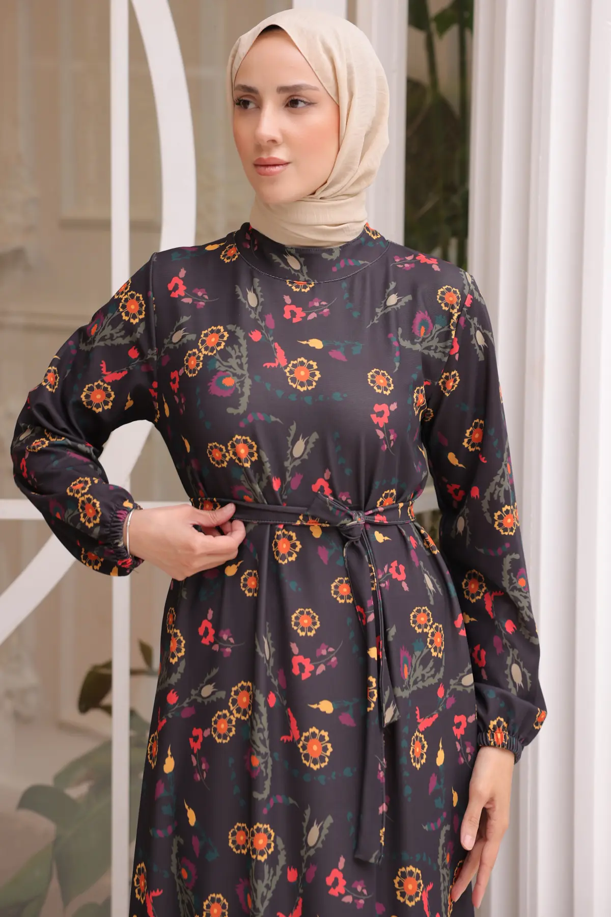 12014 Kolu Lastikli Çiçek Desenli Elbise Siyah-detail